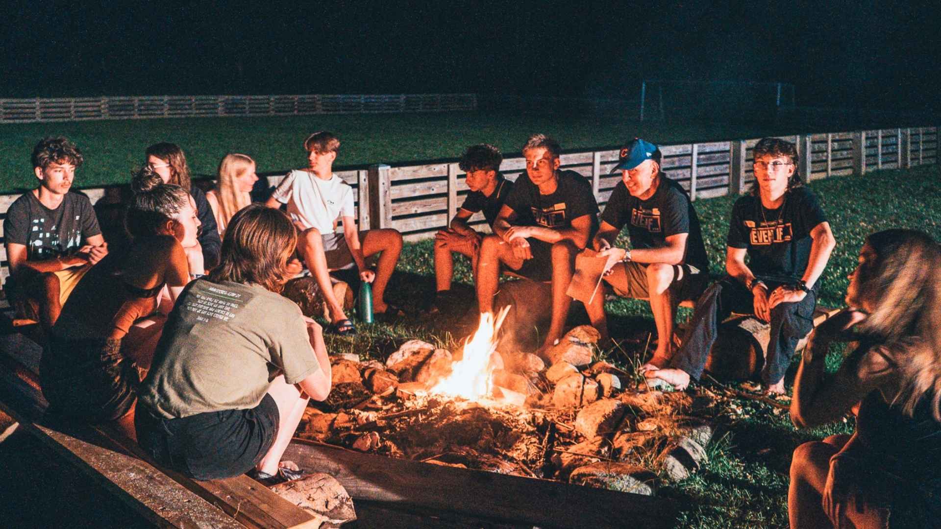 Lagerfeuer im English Camp, ein entspannender und bildwürdiger Ausflug. 